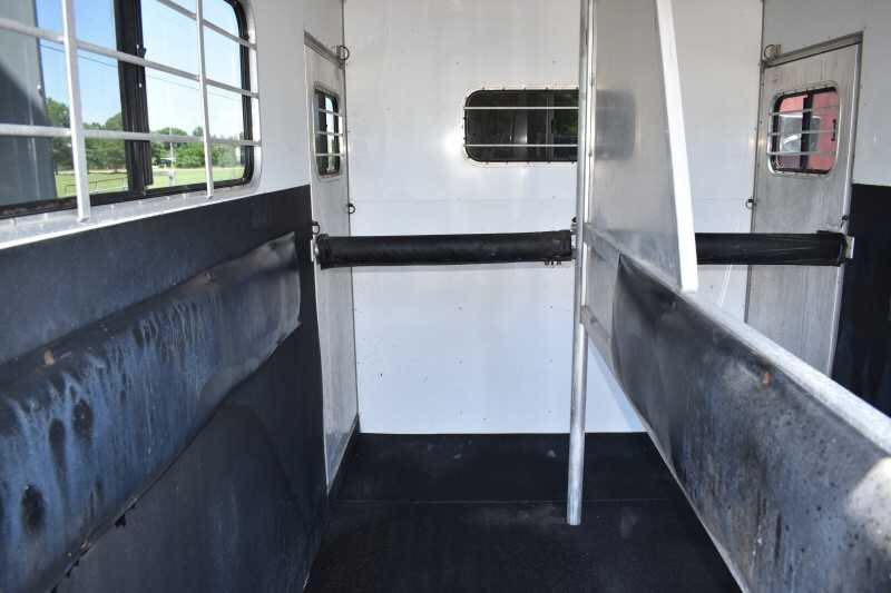 2000 Sundowner 7204GNST 2 Horse Trailer - Image 4