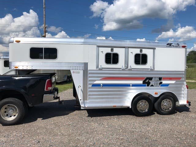 4 star 2 horse gooseneck trailer for sale