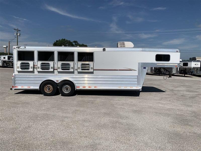 4 horse trailer for sale with living quarters