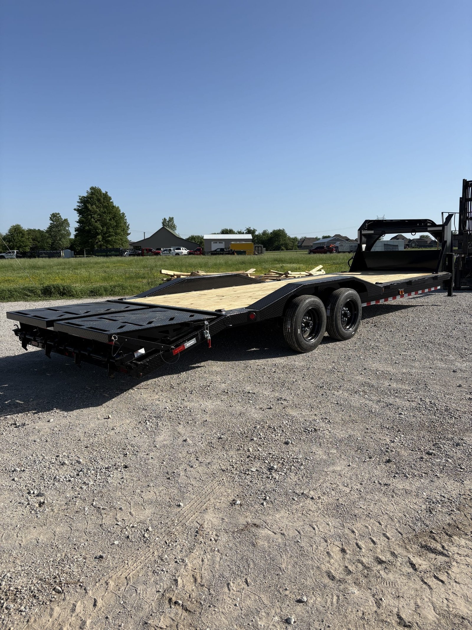 2026 IronBull ETG 8.5×26 Equipment Trailer - Image 3